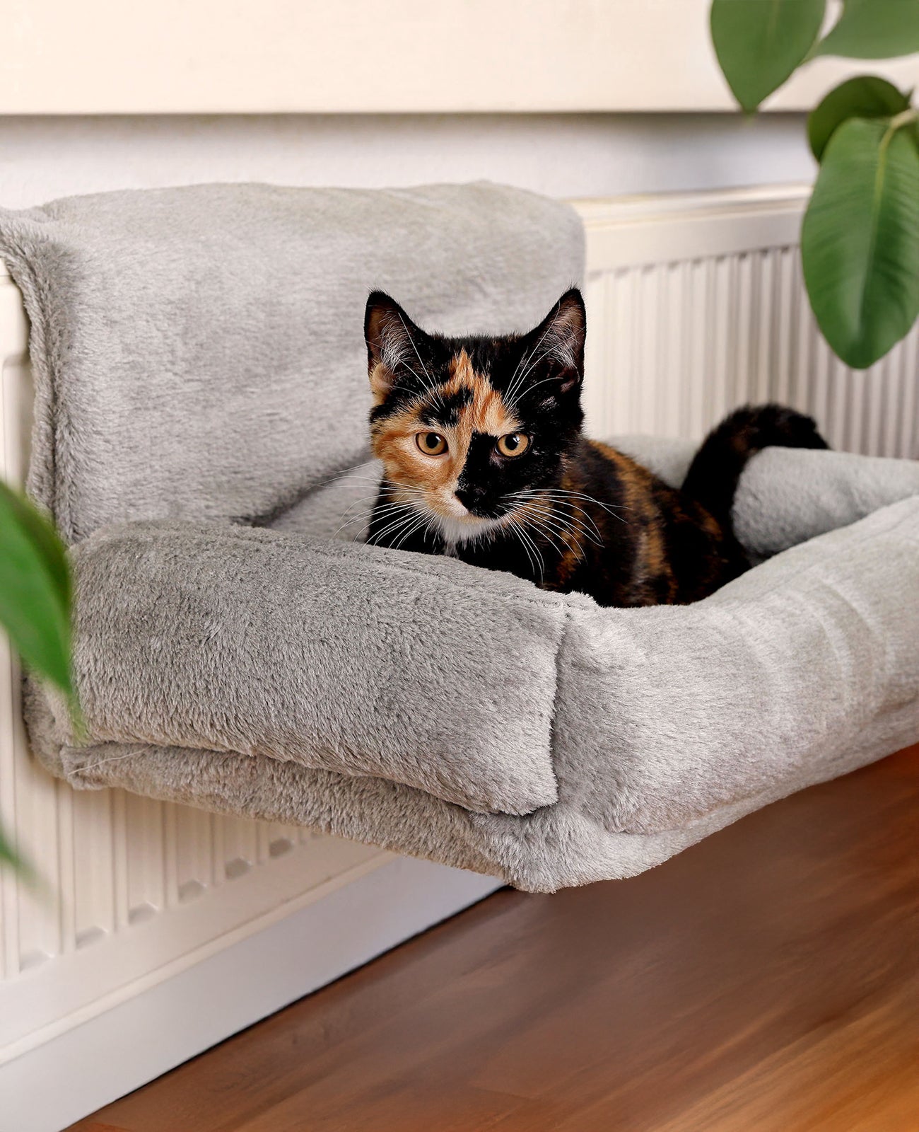 Chaise longue chauffante en peluche pour chat