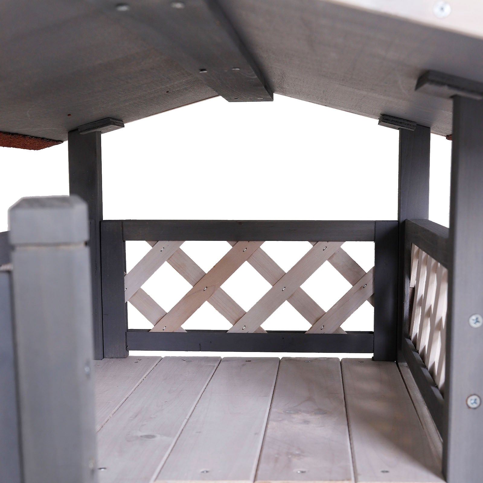 Maison pour chat en bois avec terrasse et escalier